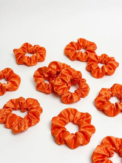 Oranje scrunchies